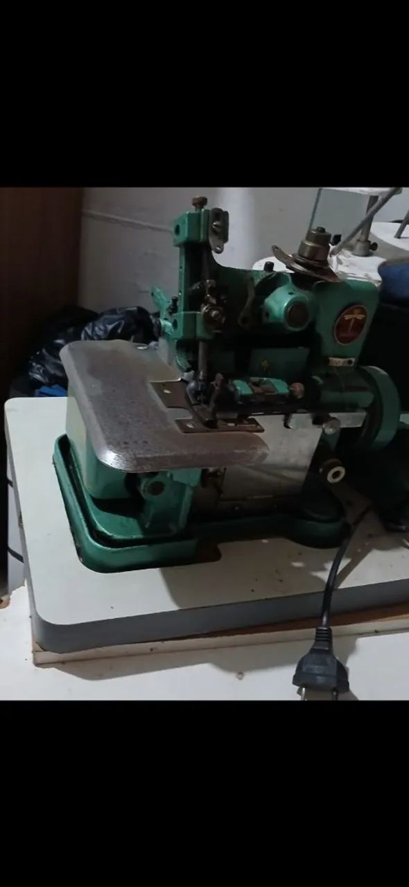 Máquina Overlock
