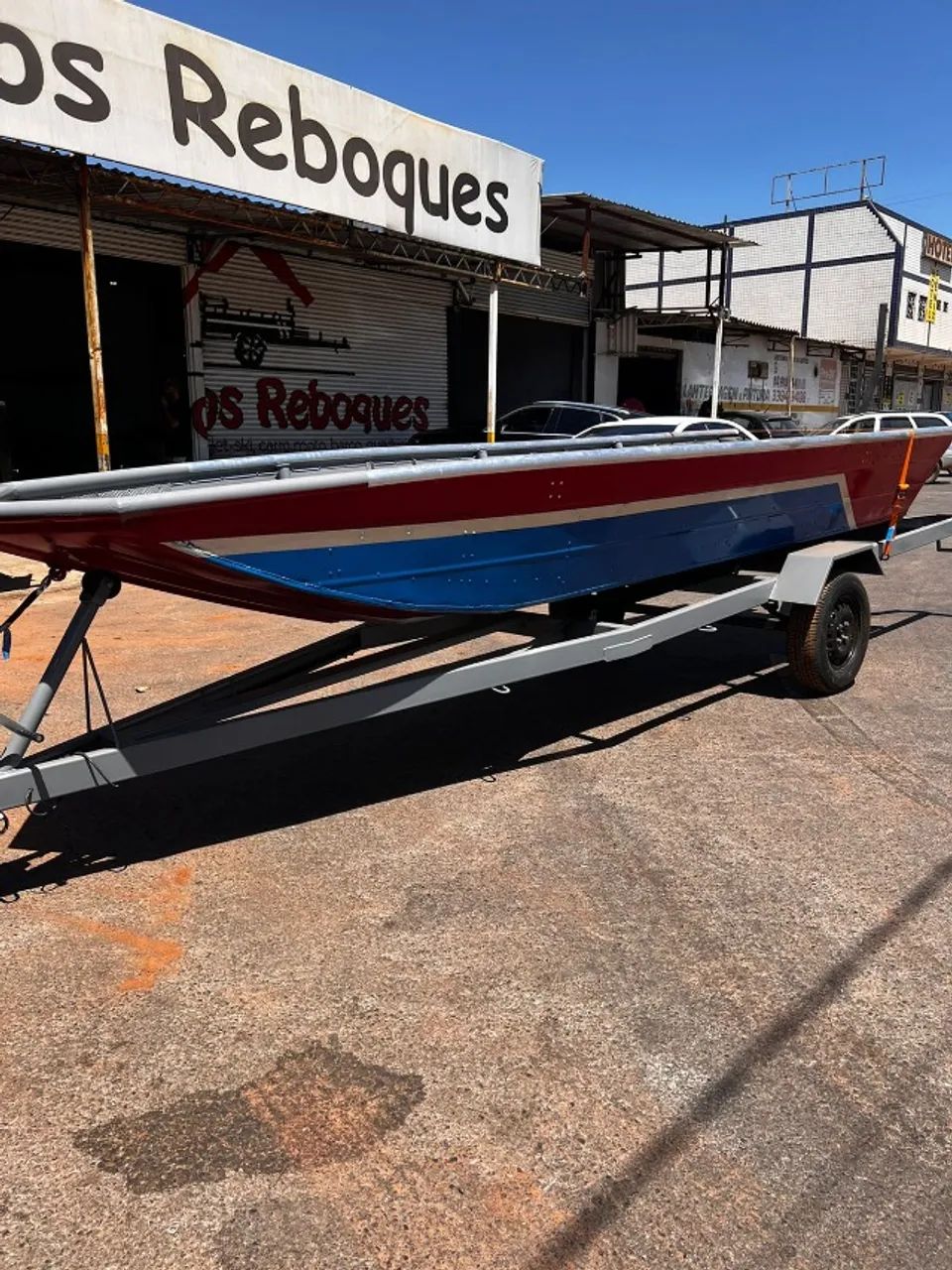 Canoa Soldada Modelo Compacto com Navegação Suave - A partir de 7.990,00 - Foto 2