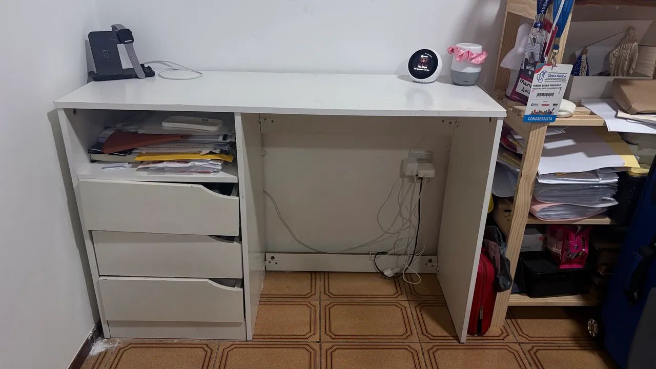 Escrivaninha grande branca com 3 gavetas (1m por 40cm)  - Foto 3