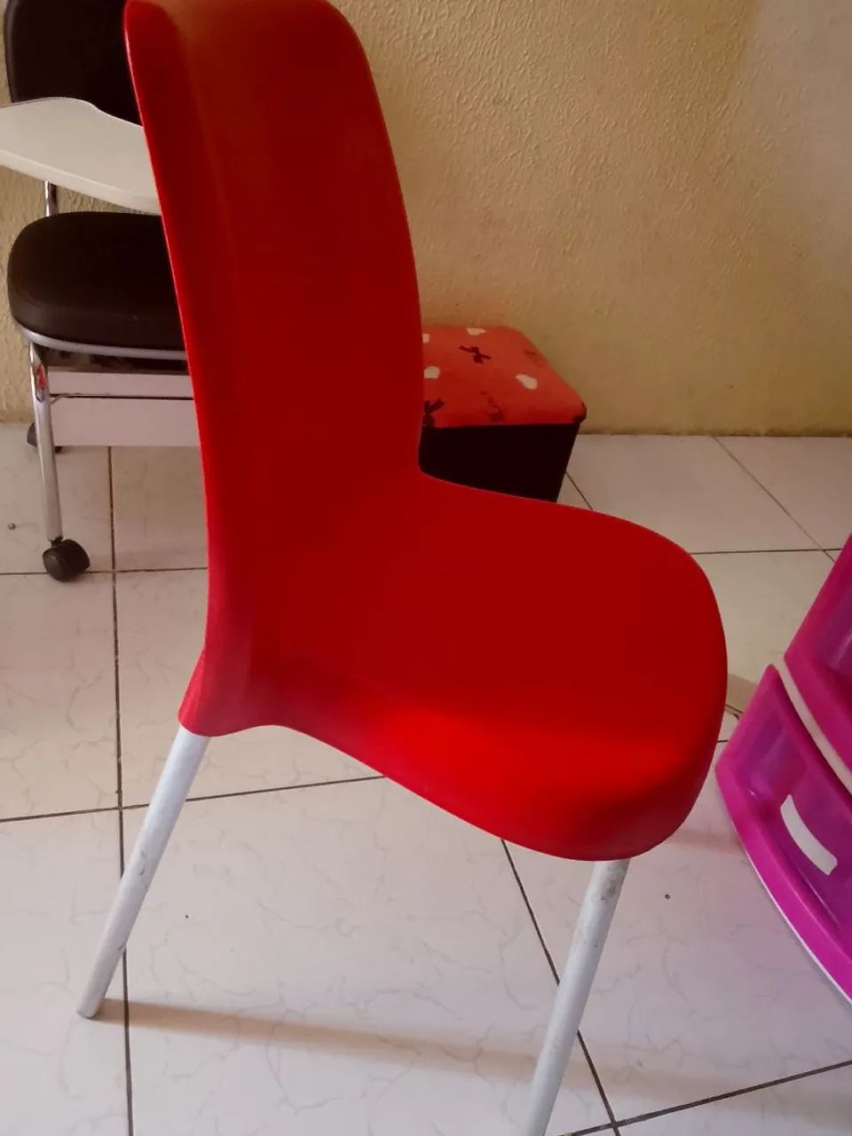 Mesa com 4 cadeiras em bom estado de uso - Foto 2