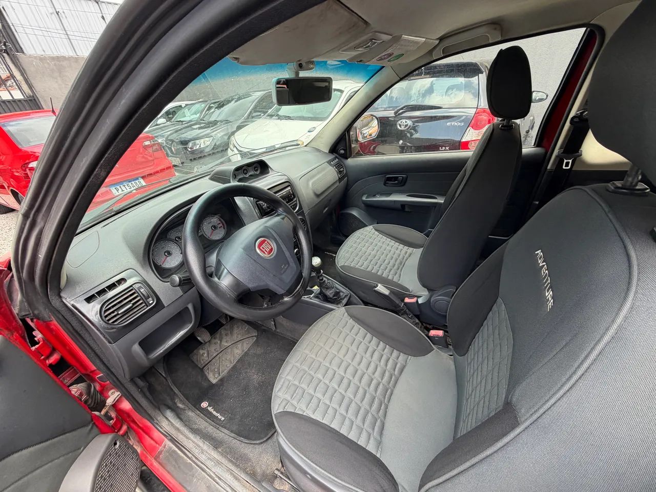 Fiat Strada Adventure1.8/ 1.8 Locker Flex CD 2013 - Foto 5