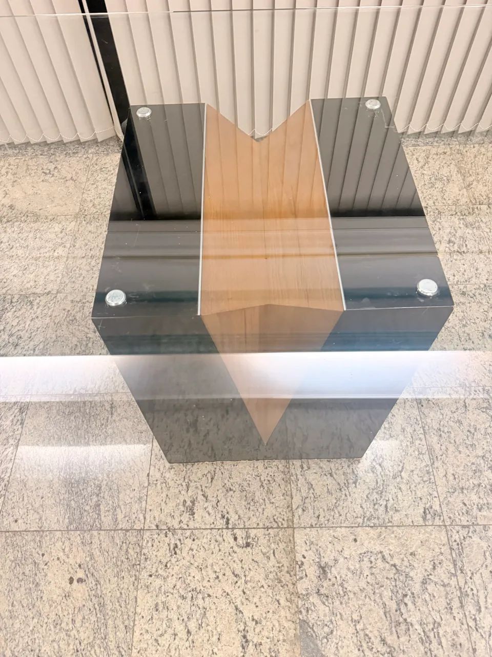 Mesa com tampo de vidro  - Foto 2