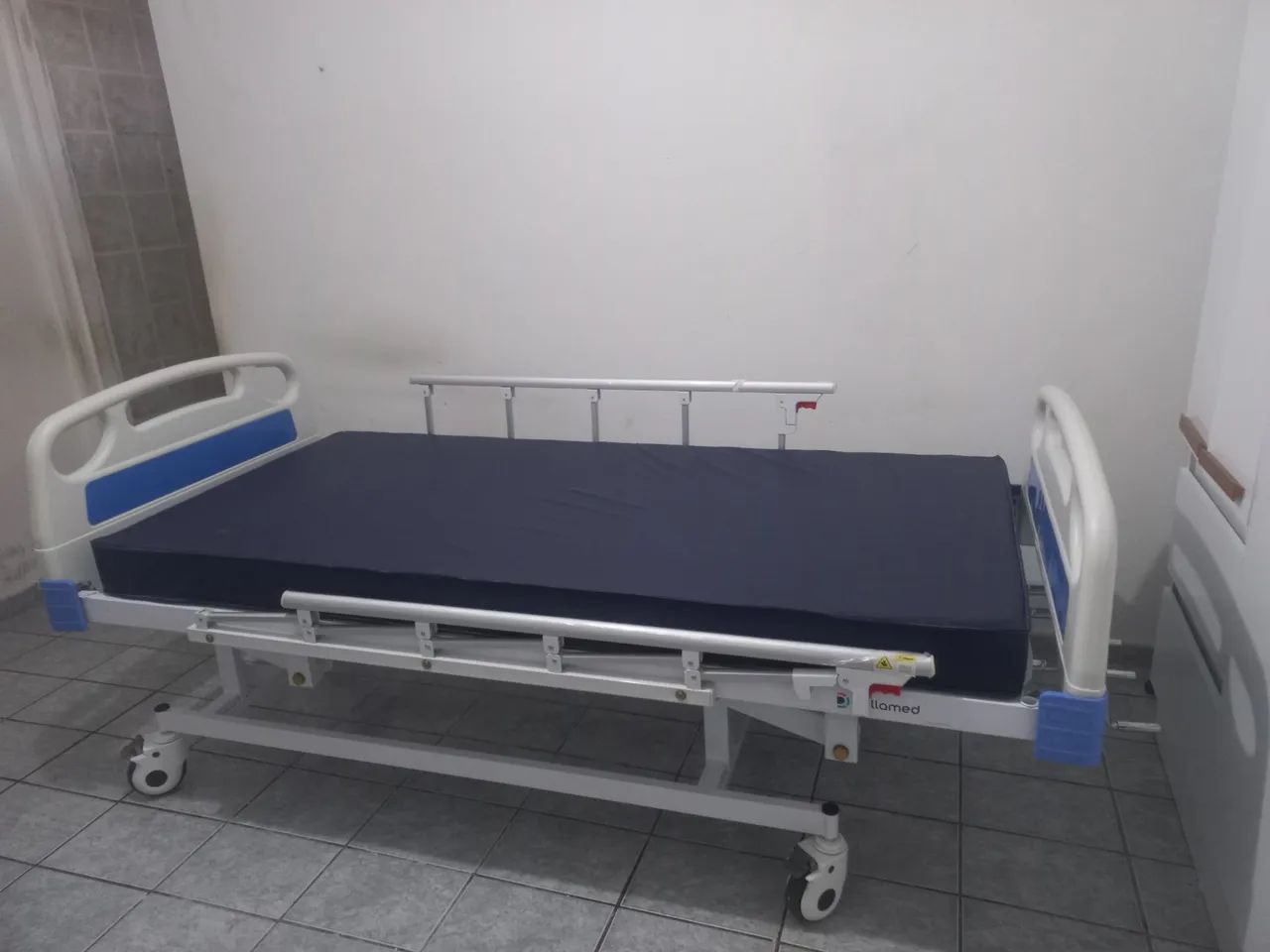 Vende-se Cama hospitalar nova - Foto 4