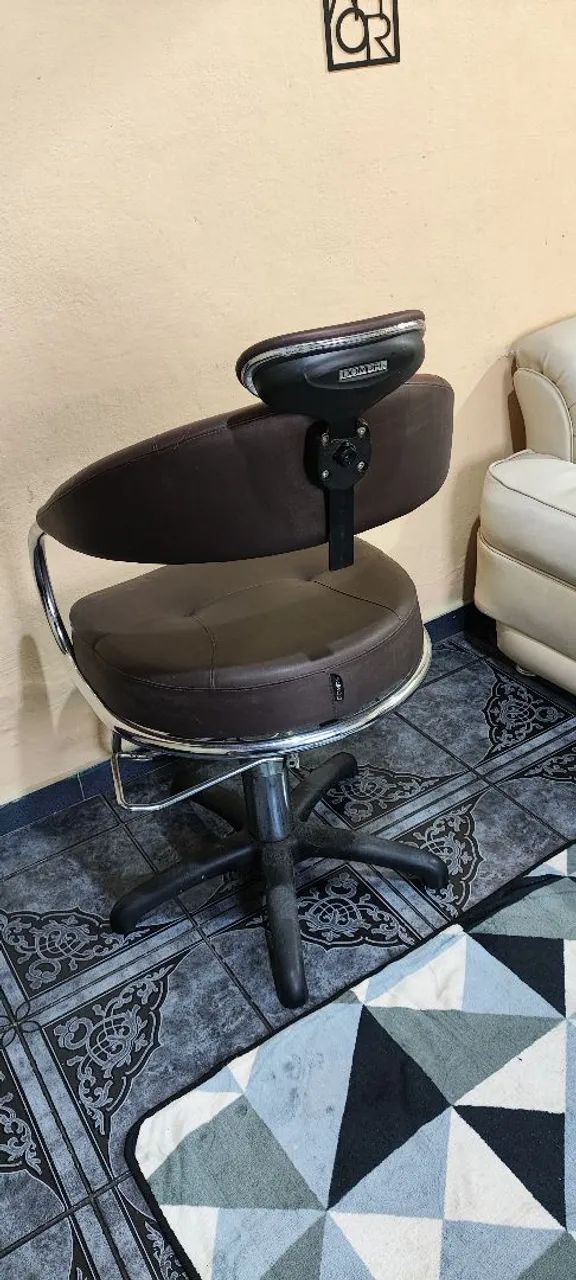 Vende-se uma cadeira de Barbeiro . - Foto 2