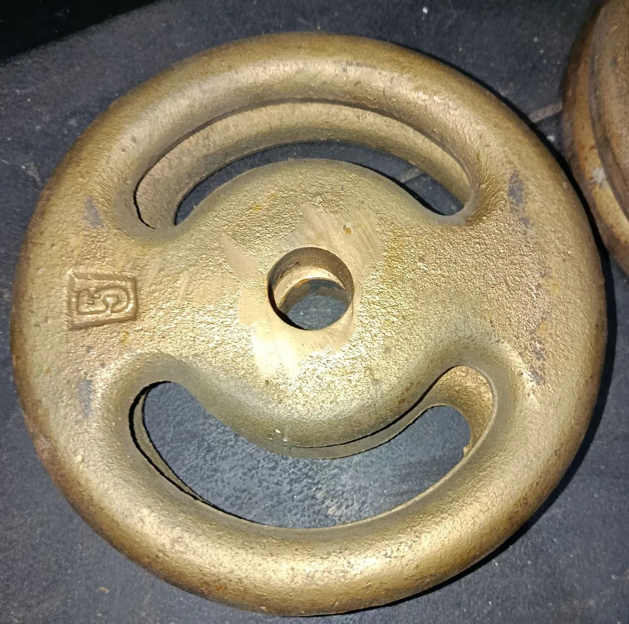Anilhas de 4 e 5 kg para treinar  - Foto 2