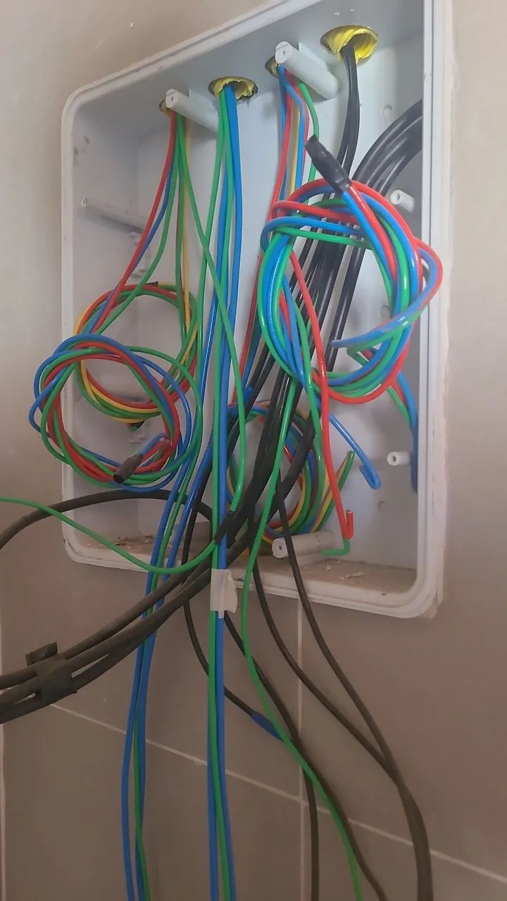 Eletricista instalador  Residencial e Predial e comercial  - Foto 2