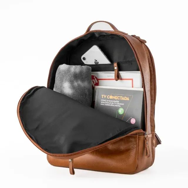 Mochila Masculina Executiva de Couro para Notebook Arpoador Caramelo - Foto 2