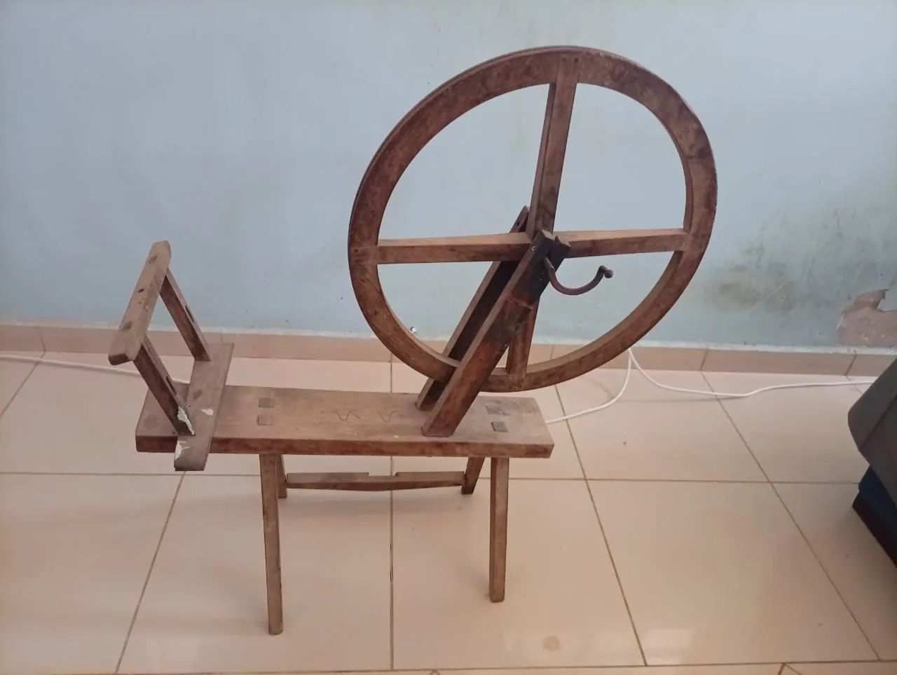 Roda De Fiar Antiga