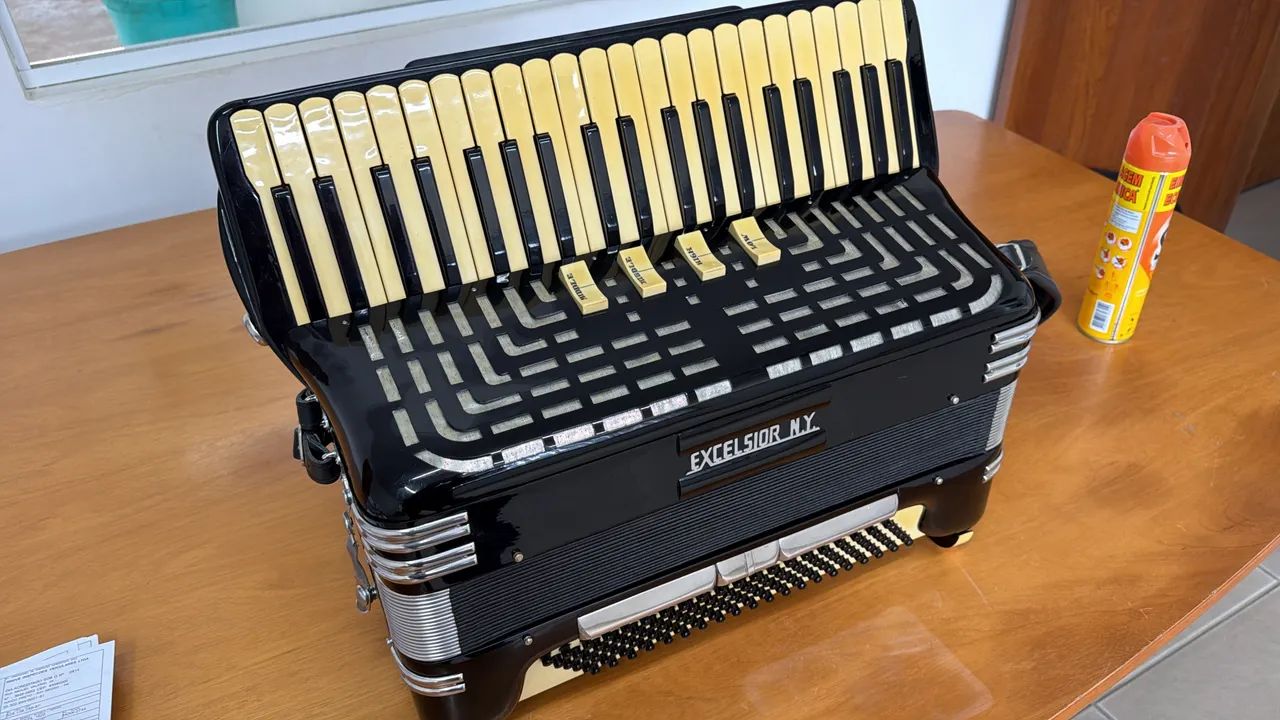 Acordeon 120 baixos