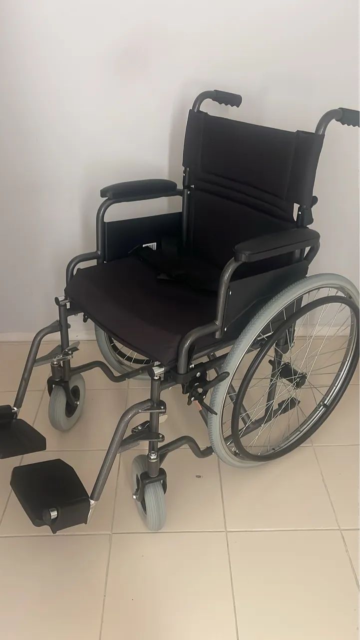 Cadeira de rodas - Foto 4