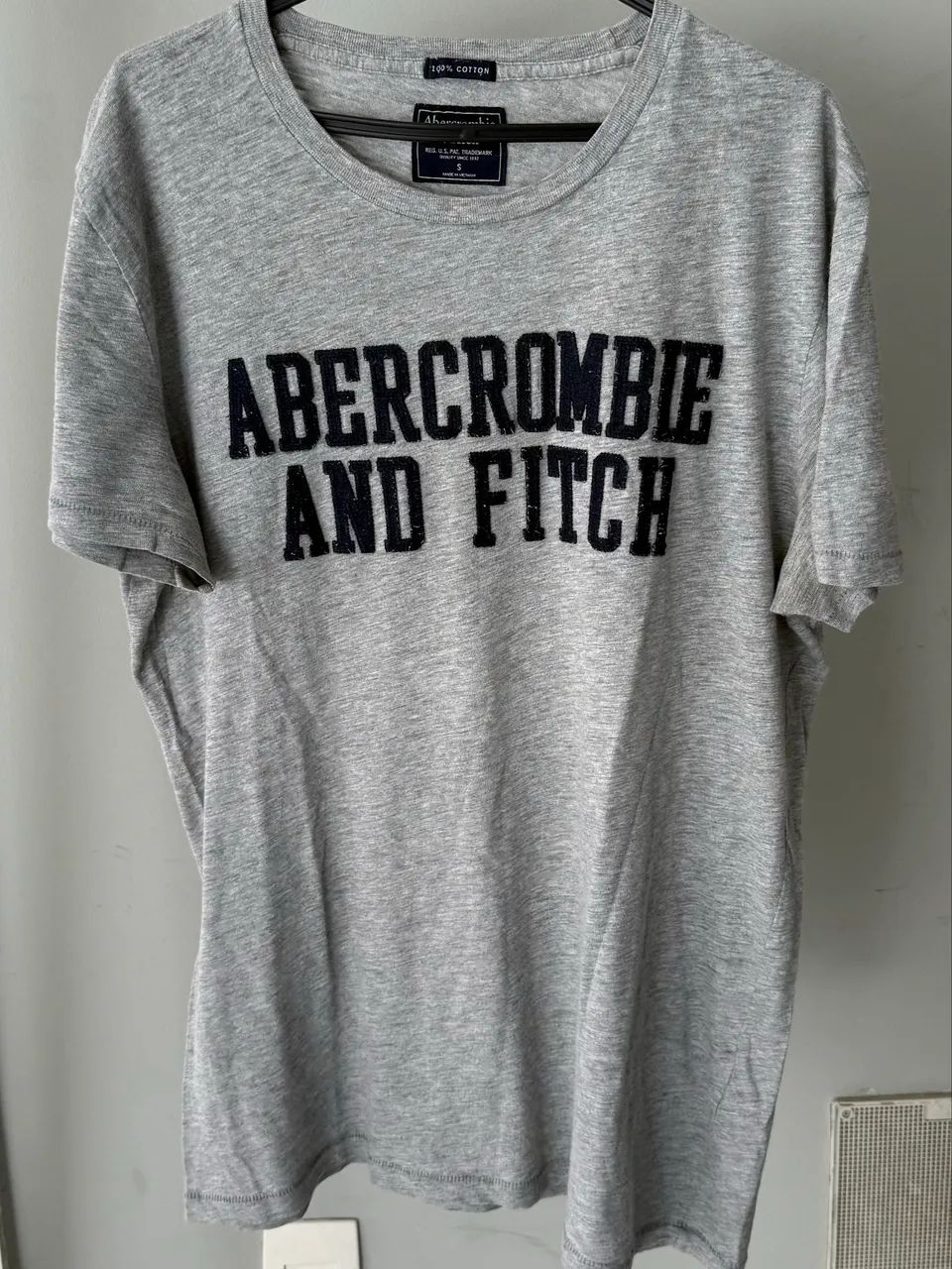 Camiseta Abercrombie TAM.S (VESTE M)