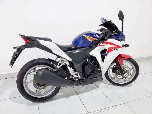 CBR 250r 2012 - 1527395221 | OLX