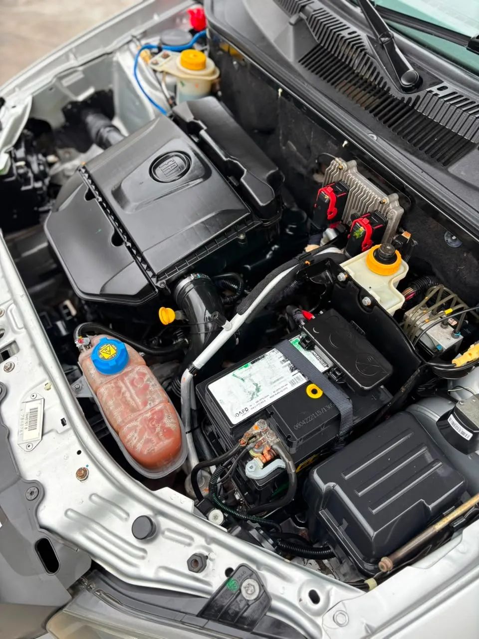 Fiat Strada Adv. Ext. 1.8 Locker Dual.flex CE 2012 - Foto 2