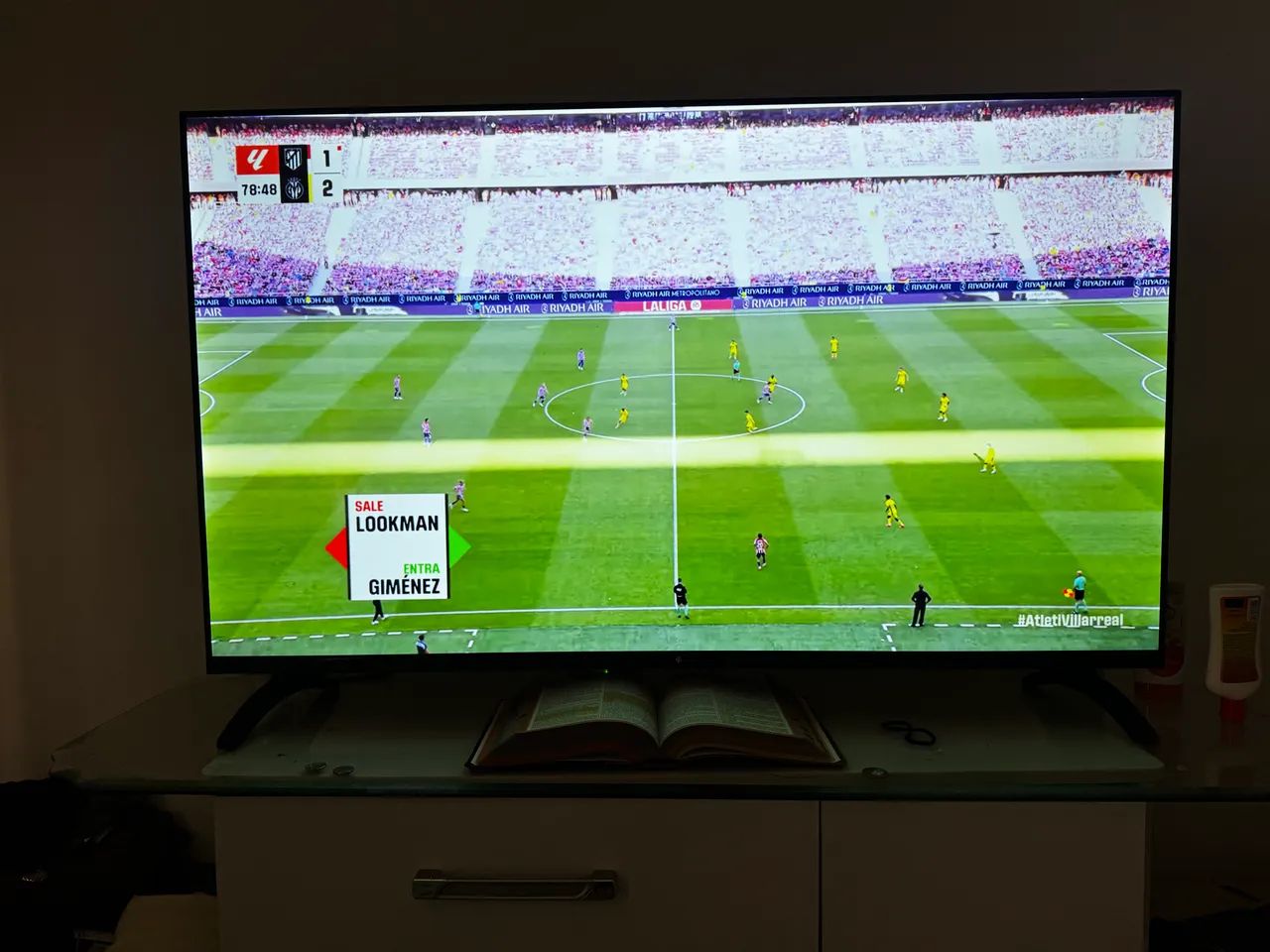 Smart TV LED UHD 4K de 55 polegadas, nova e na caixa.