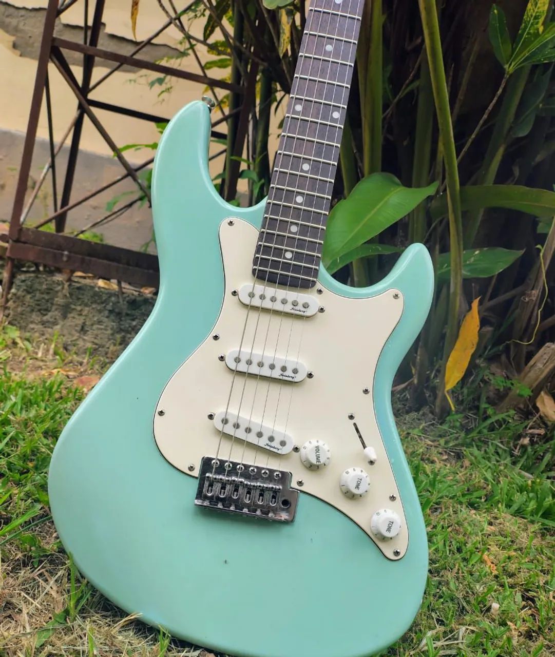 Guitarra Strinberg modelo Stratocaster STS100 na cor Surf Green - Foto 4