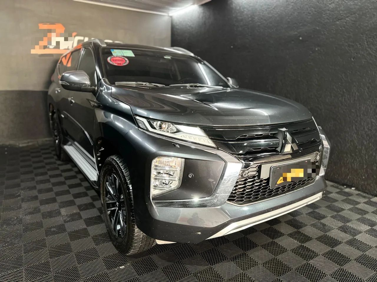 Mitsubishi Pajero 2024