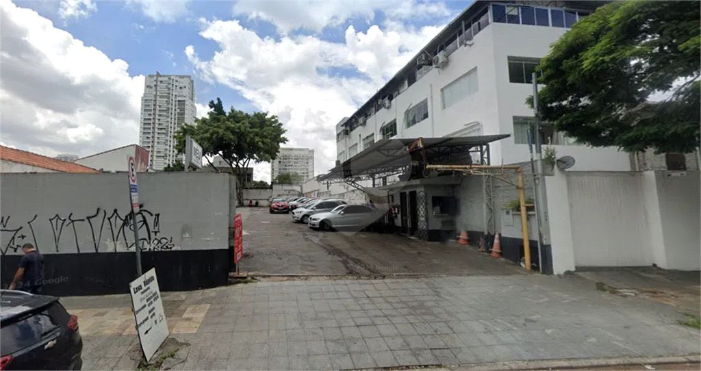 Terreno à venda em Pinheiros - SP