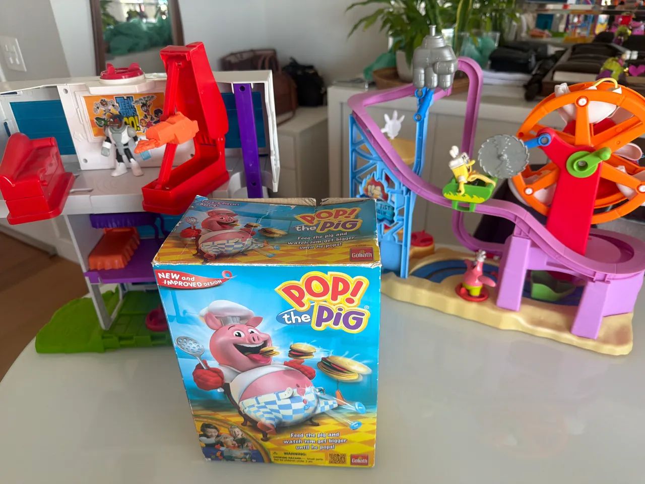 Torre dos Titãs, pop The pig importado e parque Bob