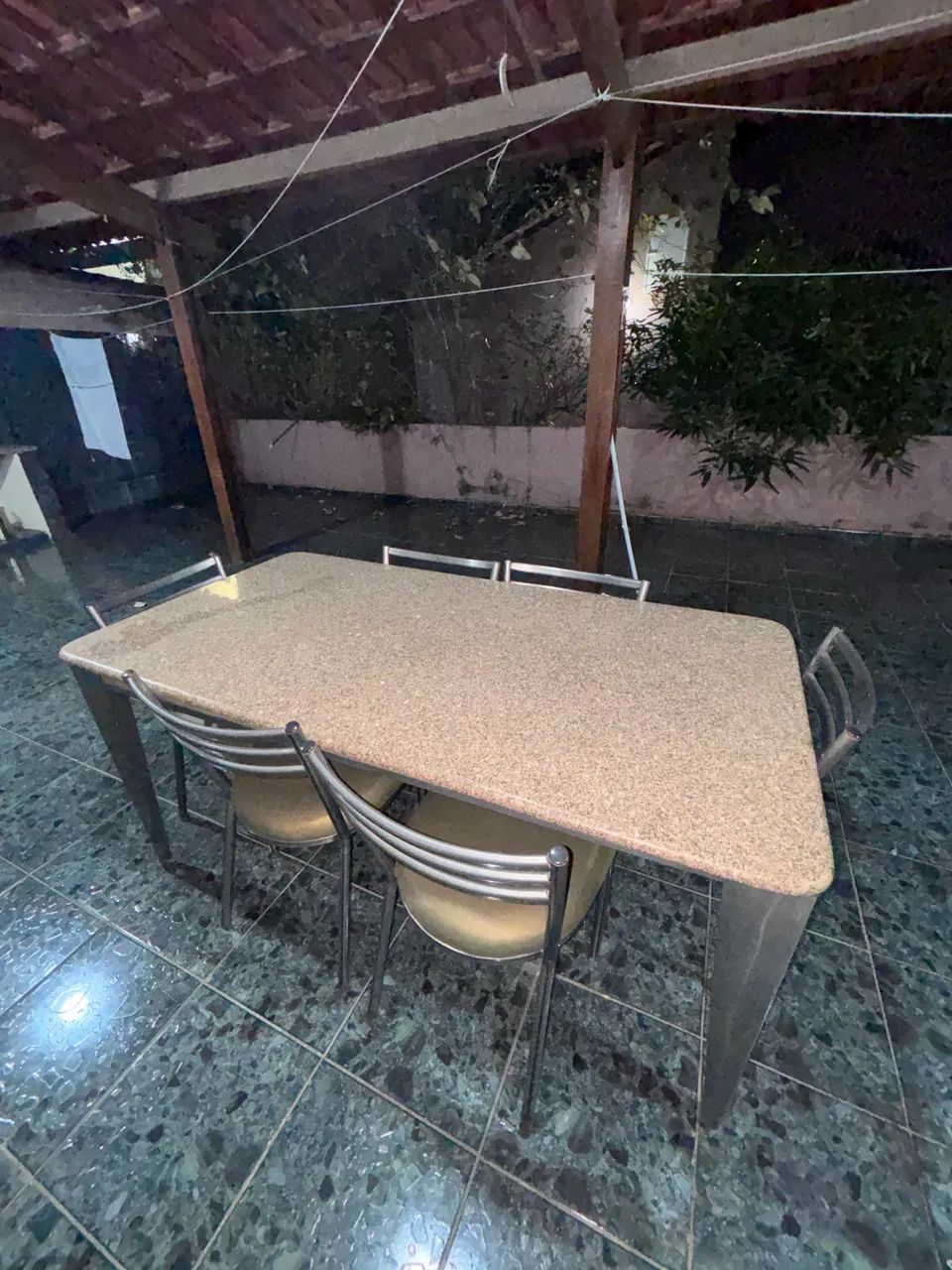 Mesa com tampo de granito com 6 cadeiras  - Foto 5