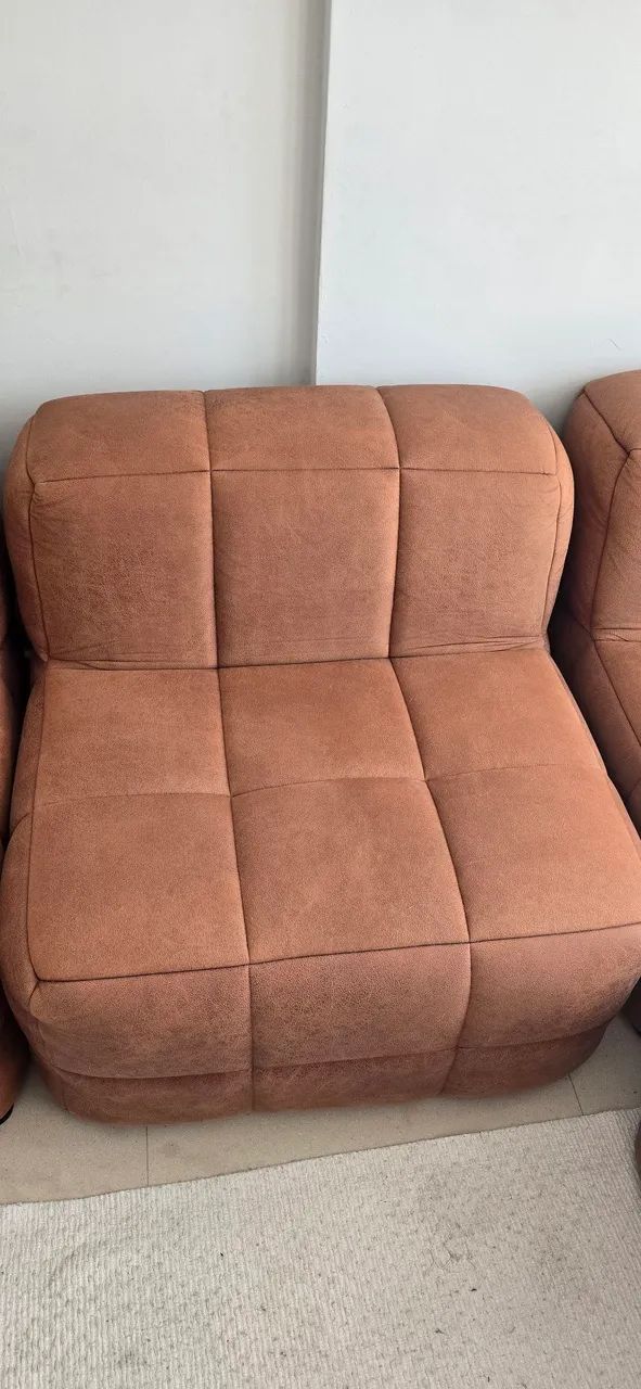 Sofá modular guldi 3 lugares e 1 puff - Foto 3