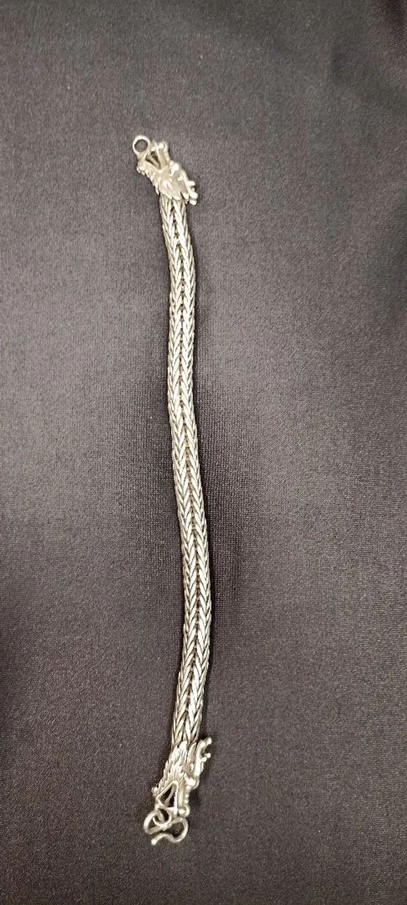 Pulseira de prata e óculos dragão  - Foto 3