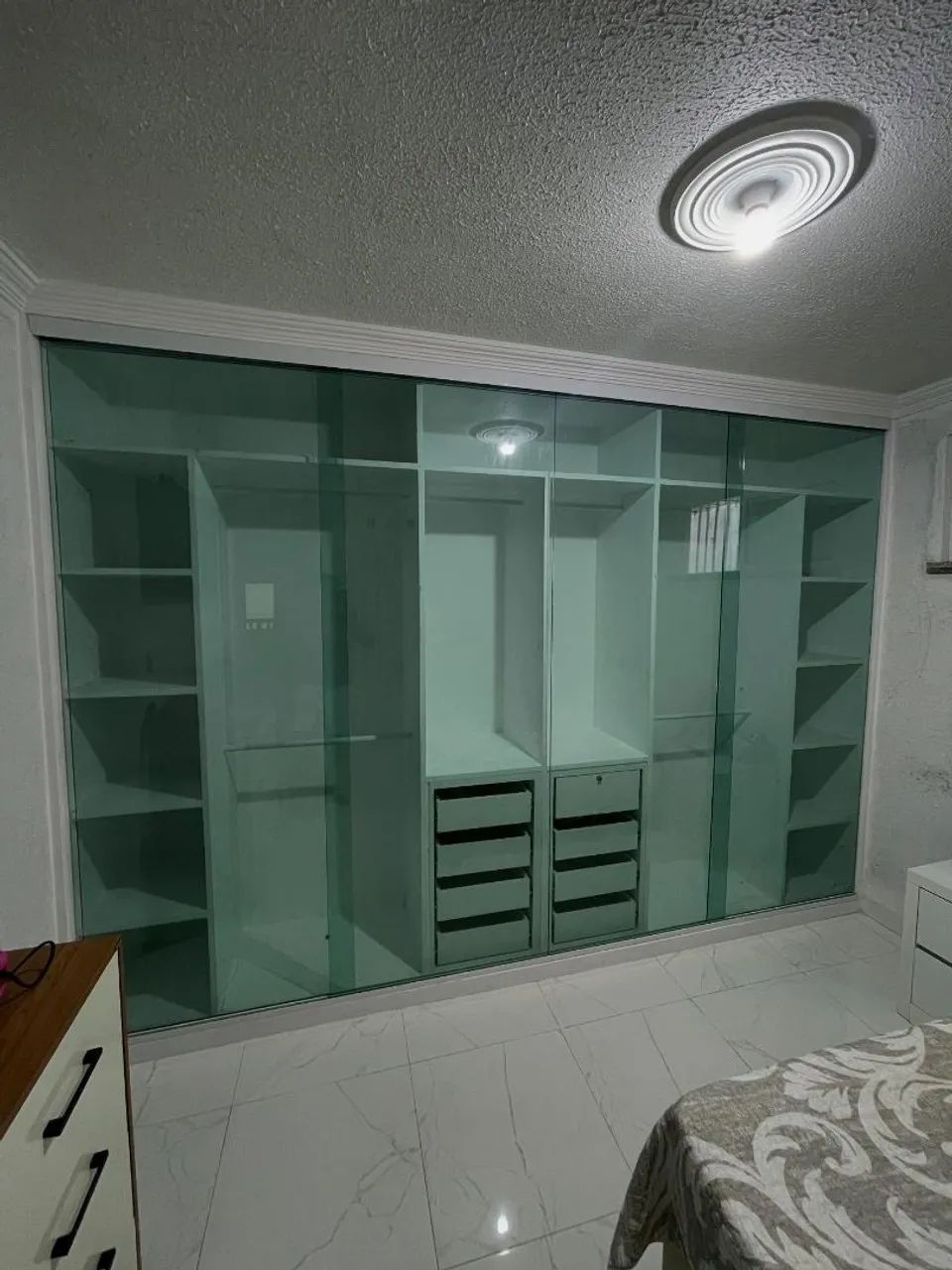 Closet, forró e armários em gesso 