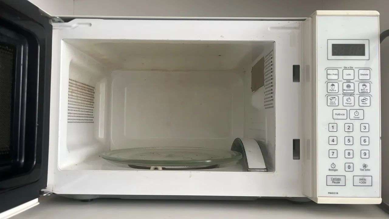 Micro-ondas Philco Branco Funcionando Perfeitamente - Foto 2