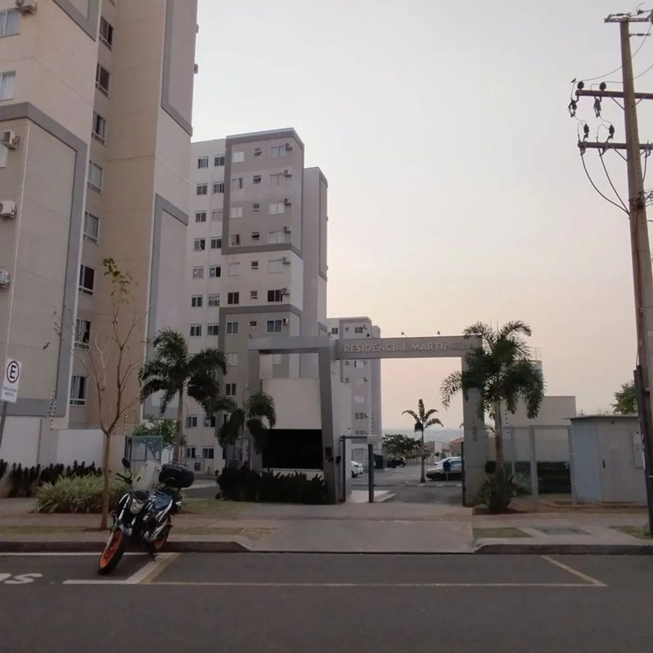 Apartamento à VendaResidencial Martinelli 8º Andar com Sacada e Churrasqueira