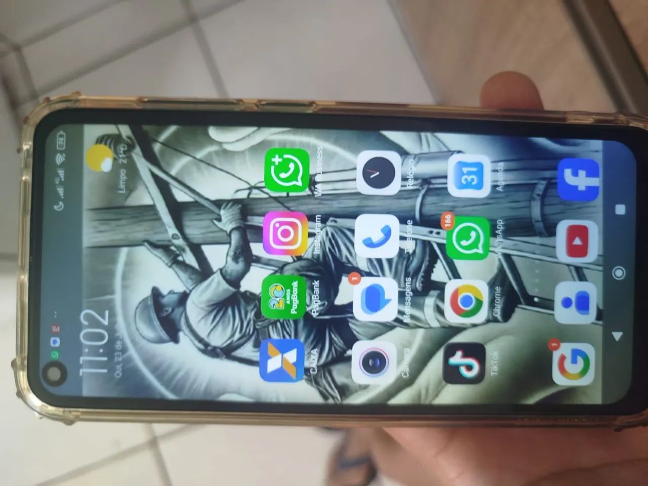 Vendo um celular redmi note 9 128 GB 4 DE MEMÓRIA RAM 