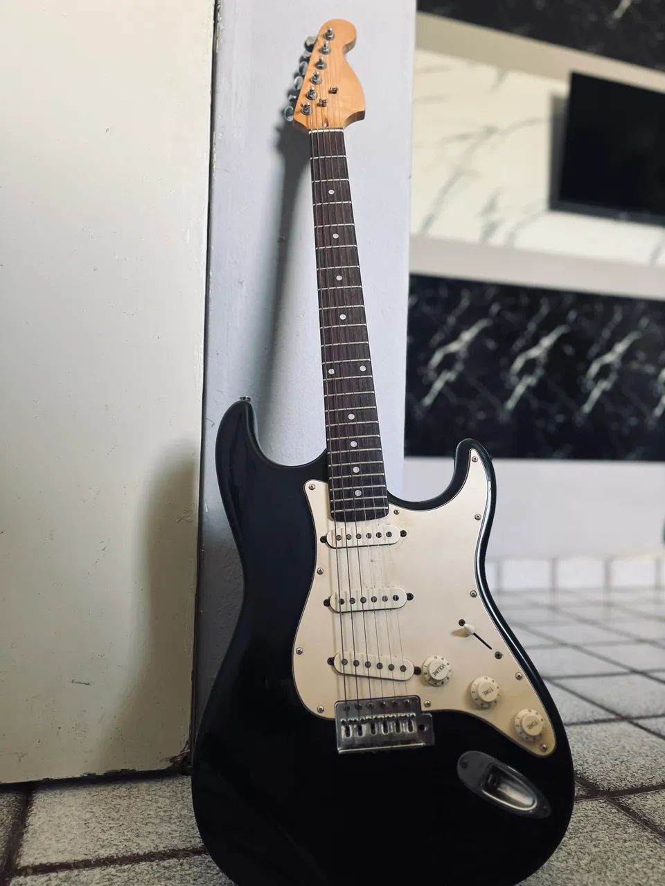 Vendo guitarra em ótimo estado!! - Foto 3