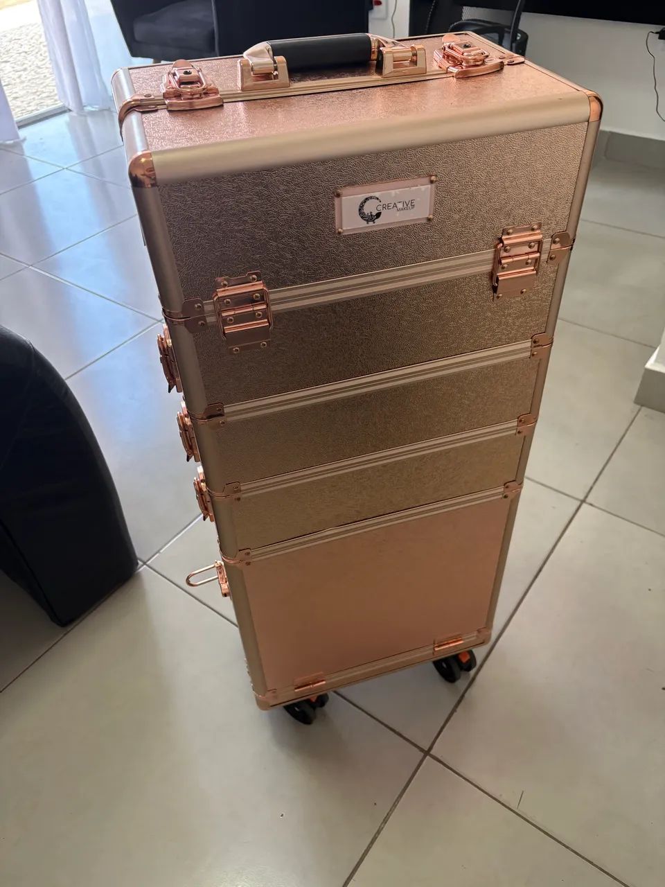 Maleta com 3 divisória e 3 gavetinhas rose gold  - Foto 3