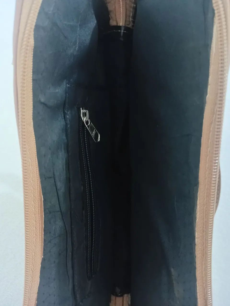 Bolsa Vintage Retrô em Couro Marrom - Peça Antiga e Cheia de Estilo - Foto 2
