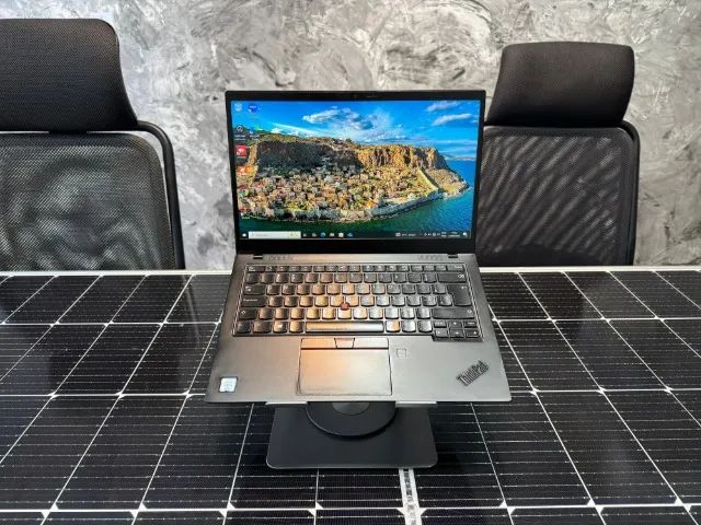 ? Notebook Lenovo Thinkpad X1 CarbonPreto - Intel Core i7-8665U - RAM 16GB - SSD 512GB