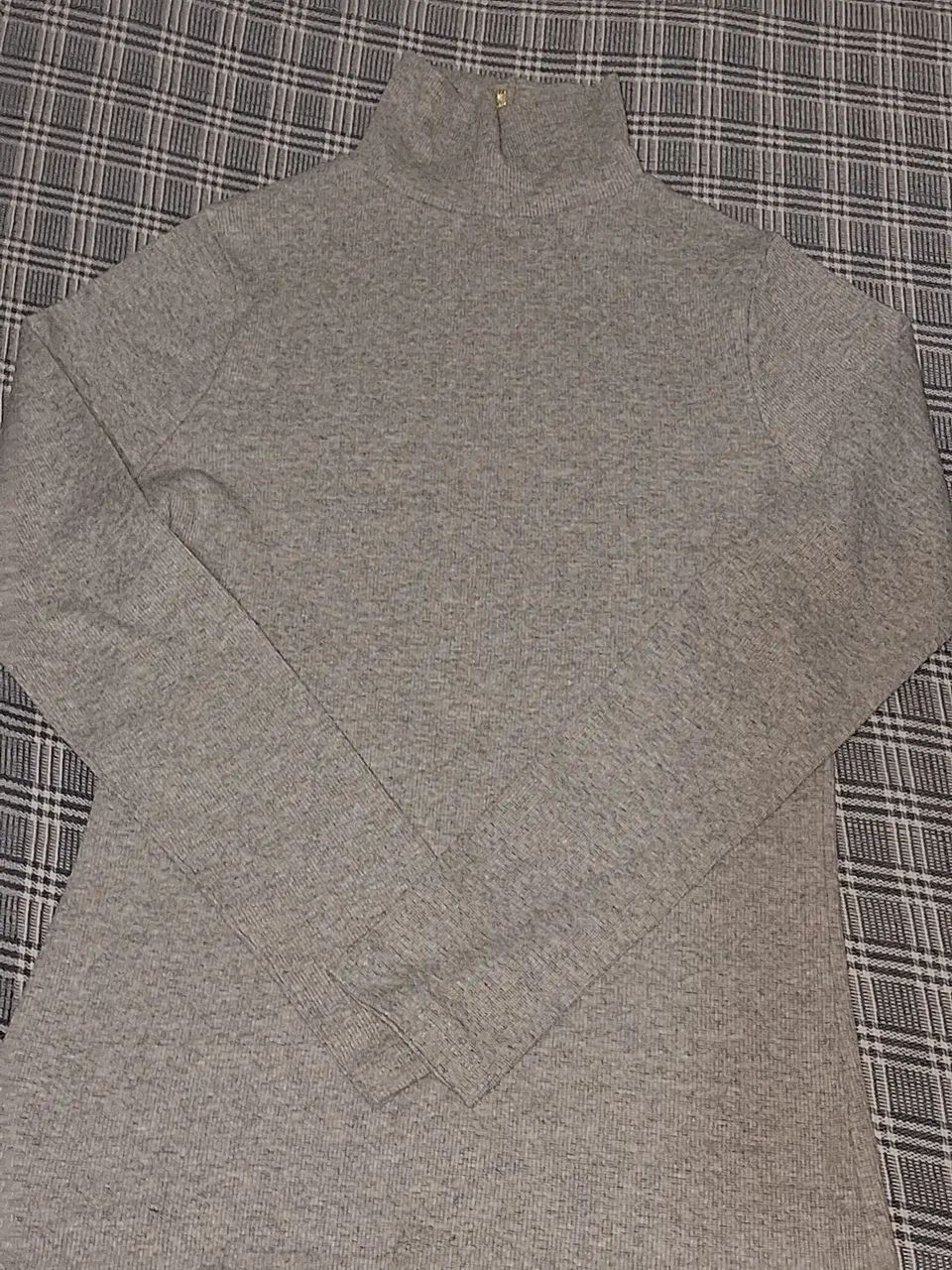 Blusa gola alta cinza feminina - Foto 2