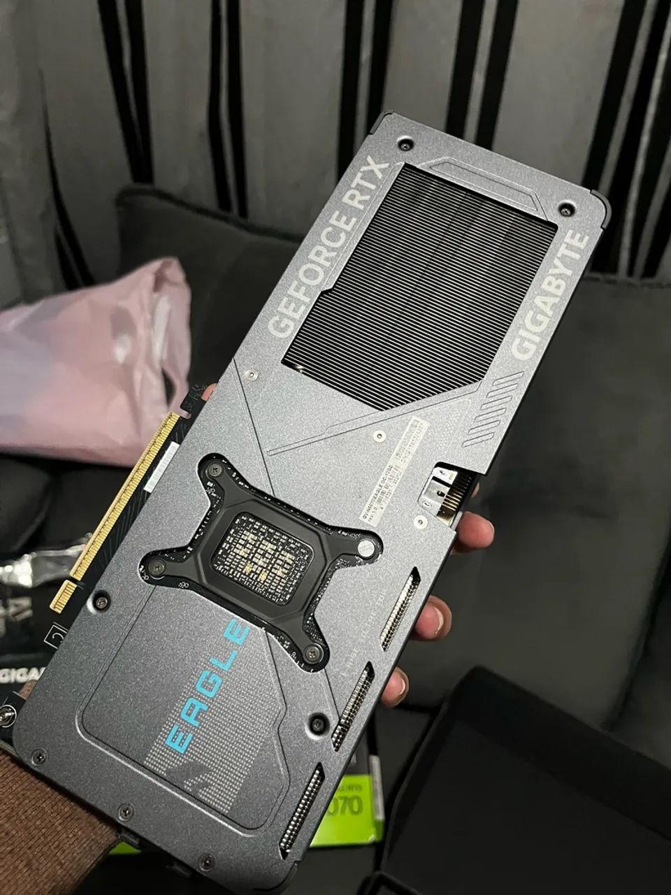 Rtx 5070 eagle gigabyte  - Foto 3