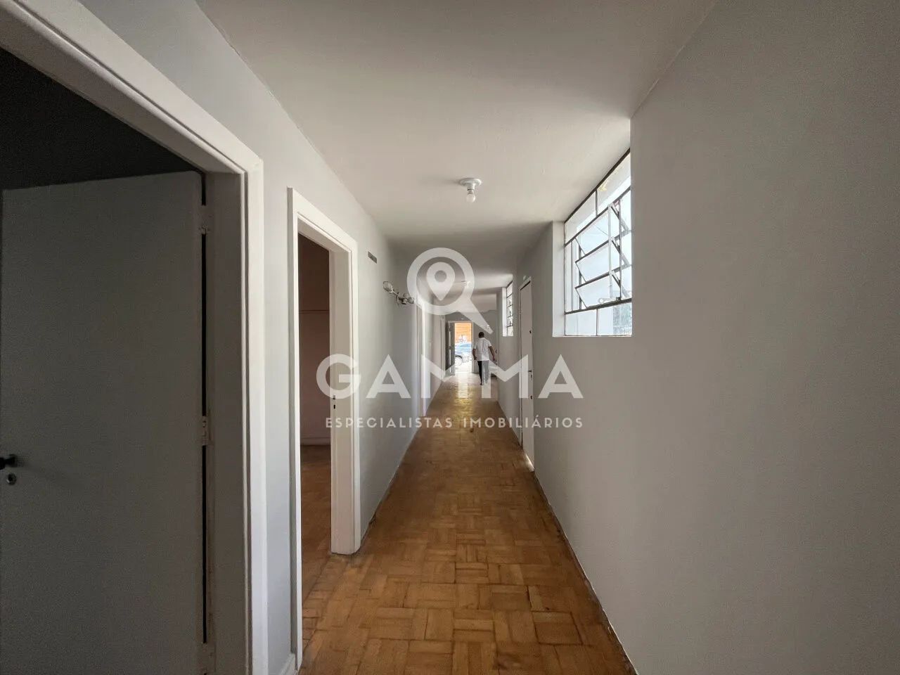 Ótima Casa Comercial no Pacaembú - Foto 3