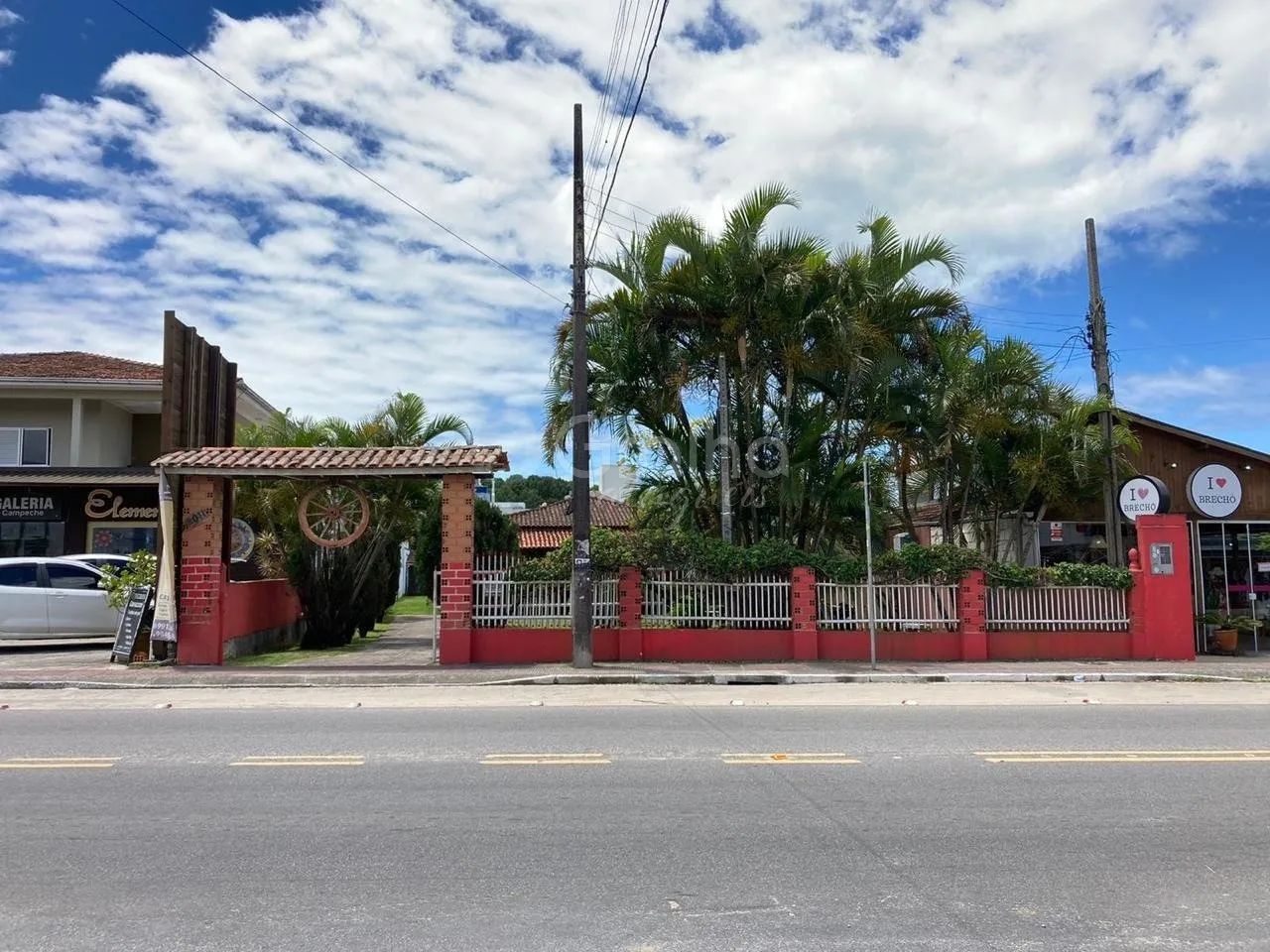 Casa comercia na Avenida Pequeno Príncipe Campeche