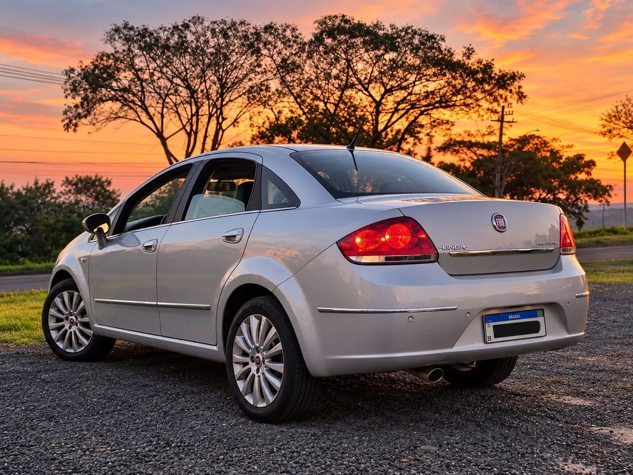 Fiat Linea LINEA ABSOLUTE 1.9/1.8 Flex Dualogic 4p 2011