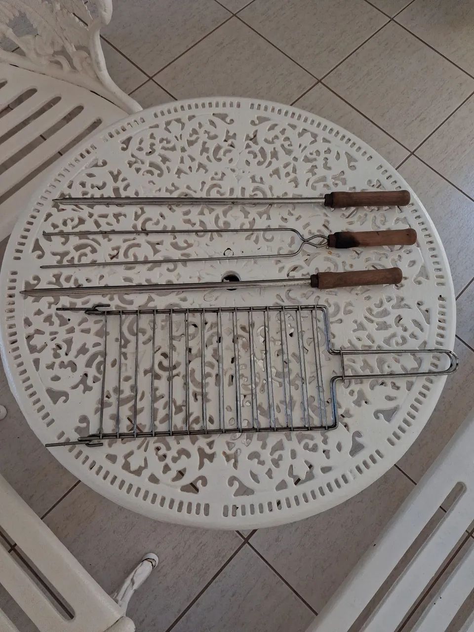 Parrilha e espetos. R$80,00. - Foto 3