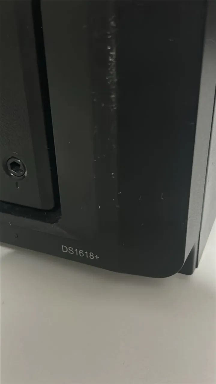 NAS Synology DS1618+ 6 Baias + 32TB (4x HDs 8TB) - Armazenamento