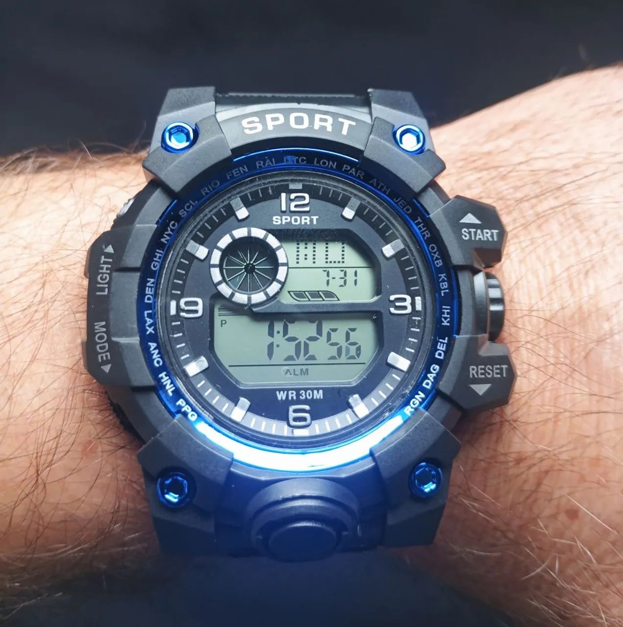 Relógio Digital Masculino com Detalhe Azul  - Foto 4