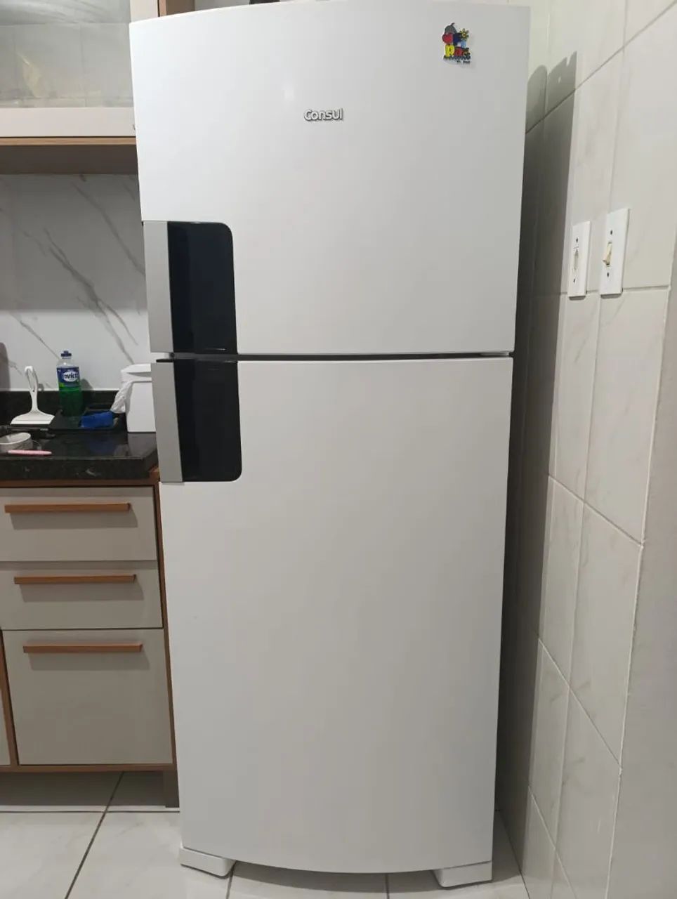 Vendo Geladeira USADA MAS BEM CONSERVADA - Foto 2