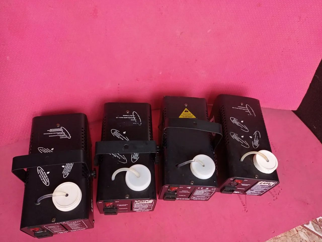 Máquinas de fumaça funcionando temos várias  - Foto 3