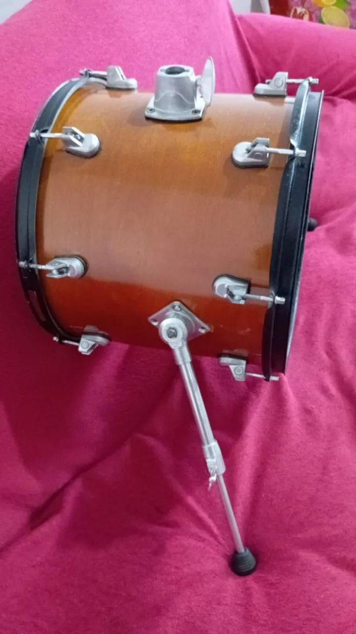 Vende-se um bumbo reduzido de 14 polegadas  - Foto 2