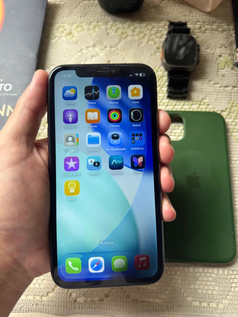 Vendo esse iPhone 11 de 128gb em muito bom estado - Foto 2