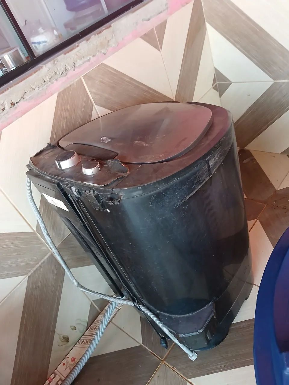 Vendo essa máquina de lavar funcionar perfeitamente 