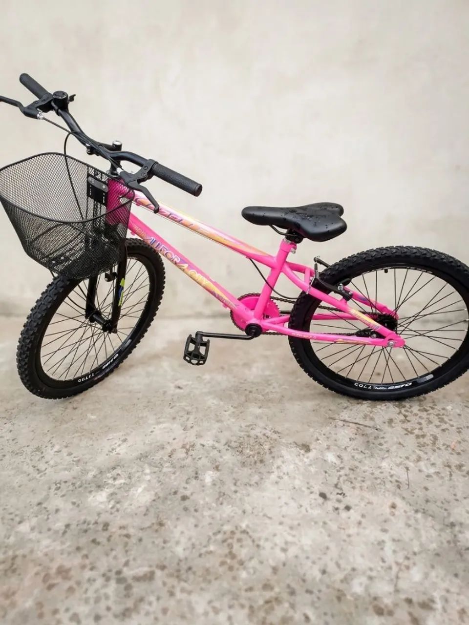 Vende-se bicicleta nova
