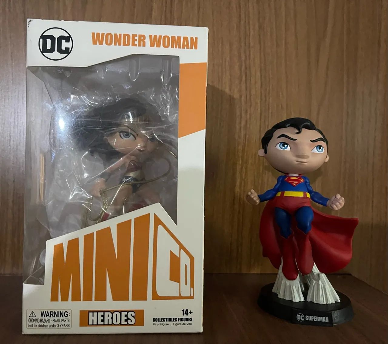 Mulher maravilha minico + superman mini co iron studios