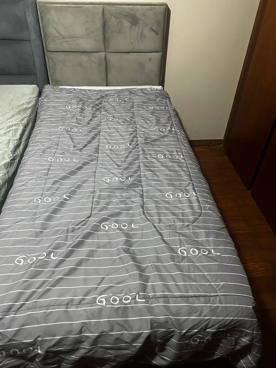VENDO CAMA BOX SOLTEIRO+CABECEIRA. COLCHÃO DE MARCA CONCEITUADA. SEM DEFEITOS.  - Foto 2