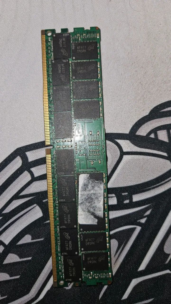 Memória RAM 32GB RDIMM ECC Crucial 2400T CT32G4RFD424A - Memória
